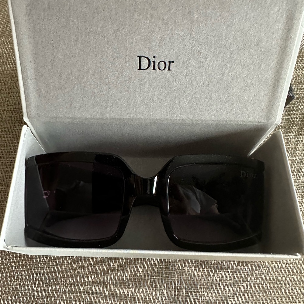 EUC Dior Sunnies